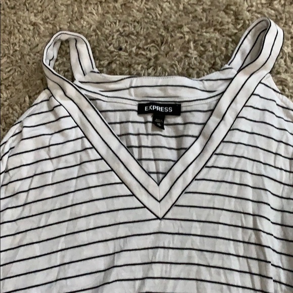 Express basic long sleeve tee - Picture 2 of 3